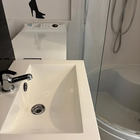 Nest Next To Spire Apartman *